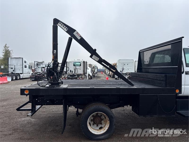 Chevrolet C6500 4x2 Flatbed Truck Tovornjaki s kesonom/platojem