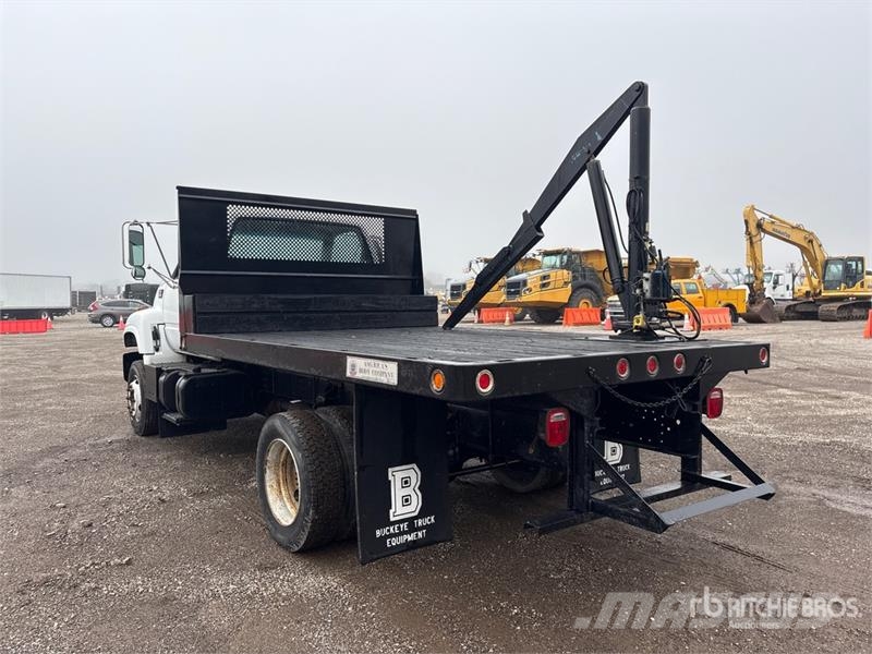 Chevrolet C6500 4x2 Flatbed Truck Tovornjaki s kesonom/platojem