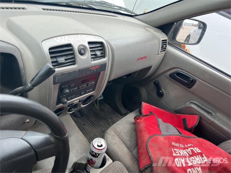 Chevrolet Colorado شاحنات مسطحة/مفصلية الجوانب