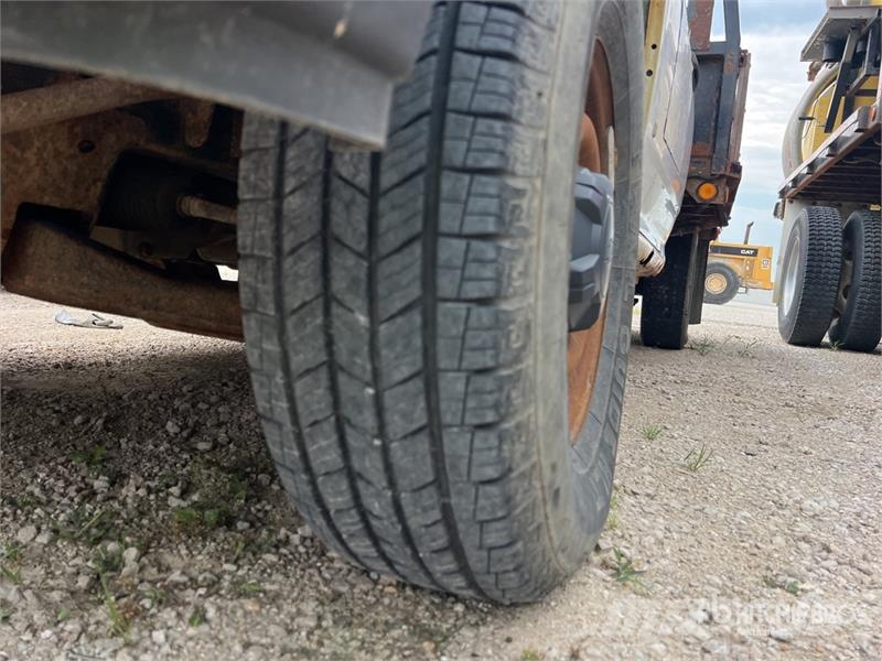 Chevrolet Colorado شاحنات مسطحة/مفصلية الجوانب