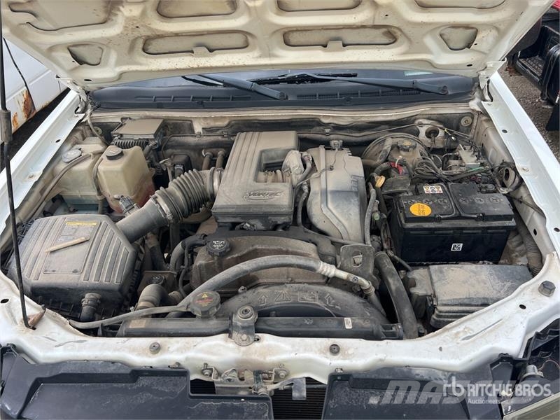 Chevrolet Colorado شاحنات مسطحة/مفصلية الجوانب