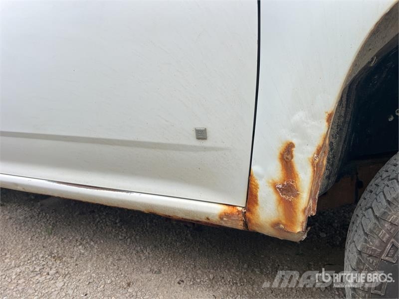 Chevrolet Colorado شاحنات مسطحة/مفصلية الجوانب