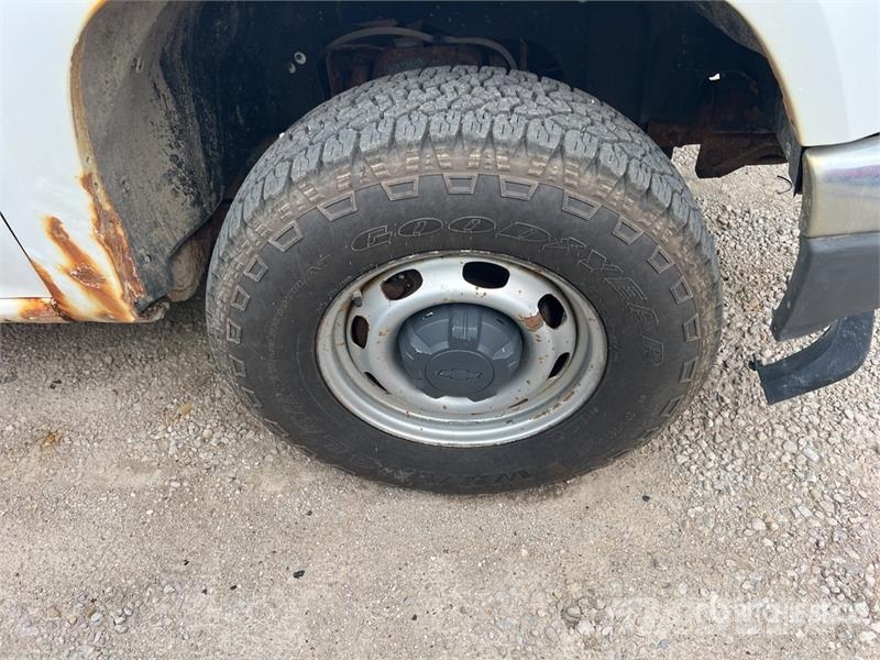 Chevrolet Colorado شاحنات مسطحة/مفصلية الجوانب