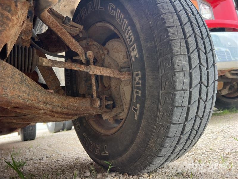 Chevrolet Colorado شاحنات مسطحة/مفصلية الجوانب