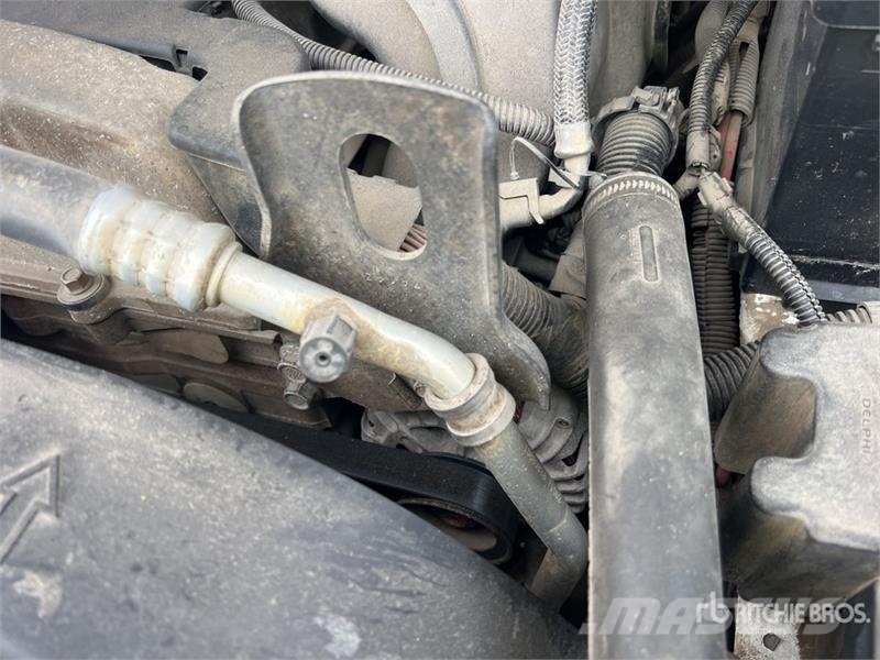 Chevrolet Colorado شاحنات مسطحة/مفصلية الجوانب