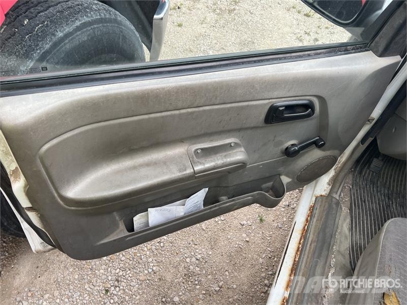Chevrolet Colorado شاحنات مسطحة/مفصلية الجوانب