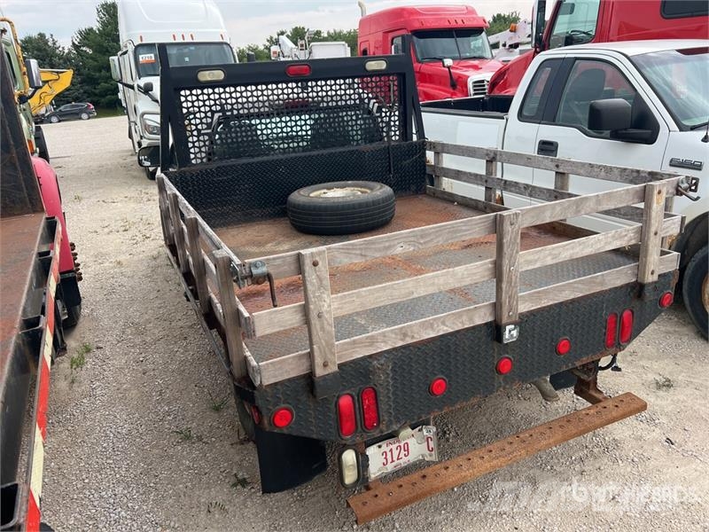 Chevrolet Colorado شاحنات مسطحة/مفصلية الجوانب