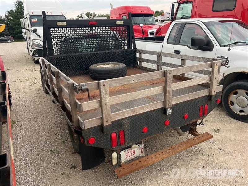 Chevrolet Colorado شاحنات مسطحة/مفصلية الجوانب