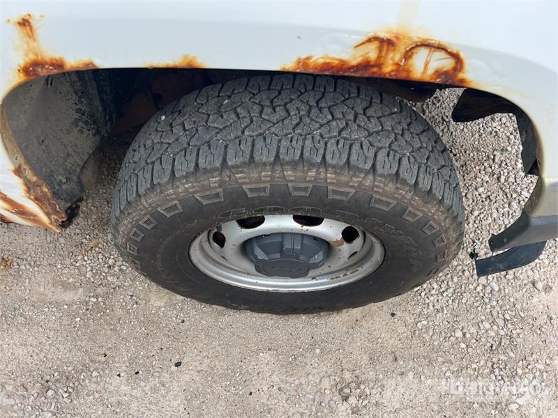 Chevrolet Colorado شاحنات مسطحة/مفصلية الجوانب