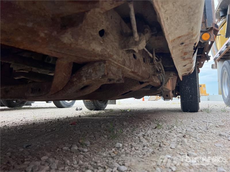 Chevrolet Colorado شاحنات مسطحة/مفصلية الجوانب