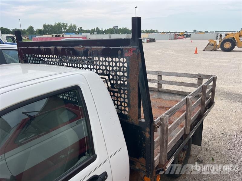 Chevrolet Colorado شاحنات مسطحة/مفصلية الجوانب