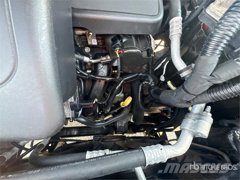 Chevrolet Equinox 2WD SUV سيارات