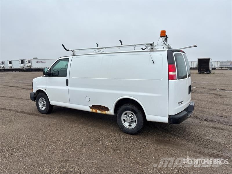 Chevrolet Express 2500 Cargo Van Lieferwagen