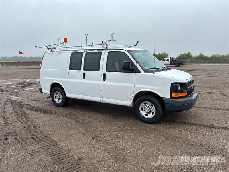 Chevrolet Express 2500 Cargo Van Lieferwagen