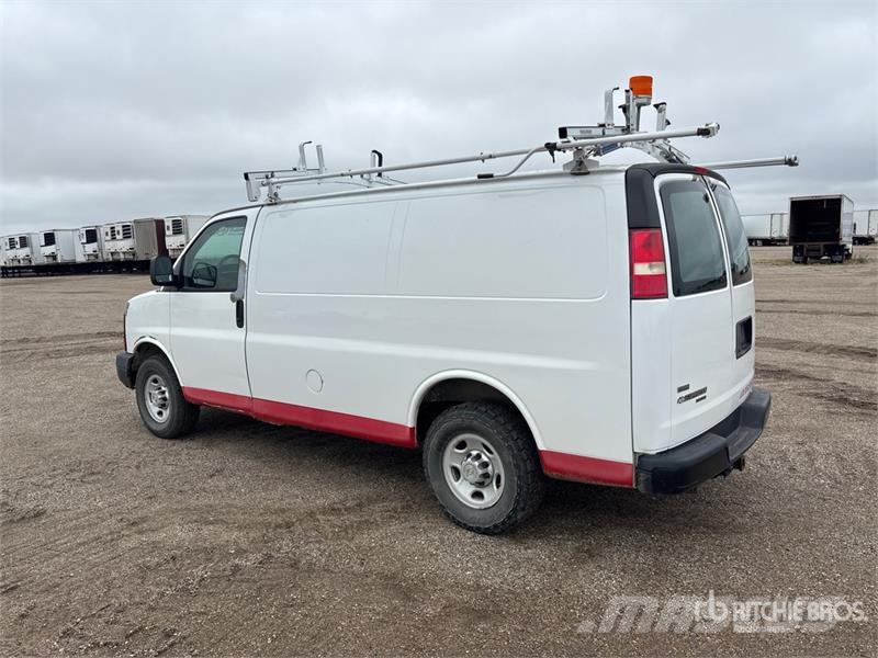 Chevrolet Express 2500 Cargo Van Preču pārvadāšanas furgoni