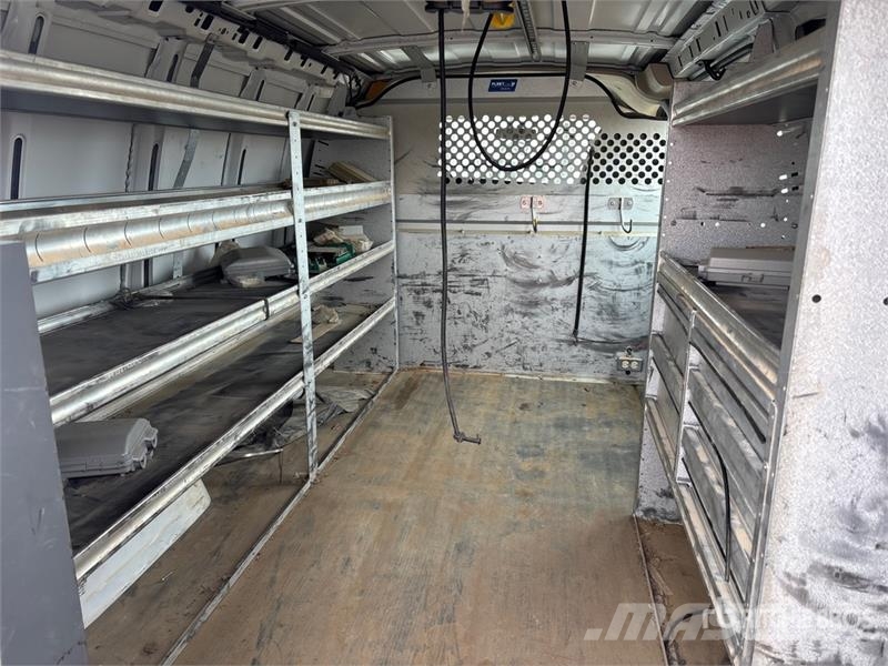 Chevrolet Express 2500 Cargo Van Preču pārvadāšanas furgoni