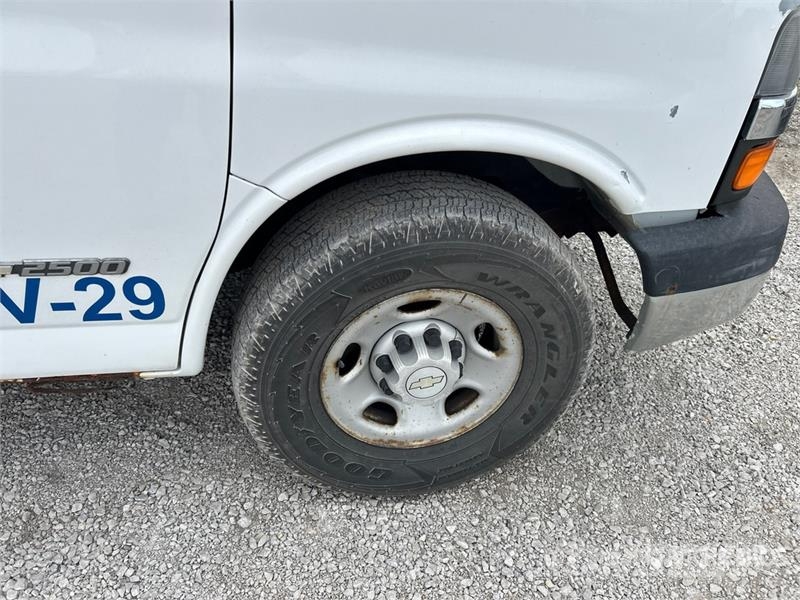 Chevrolet Express G2500 Lieferwagen