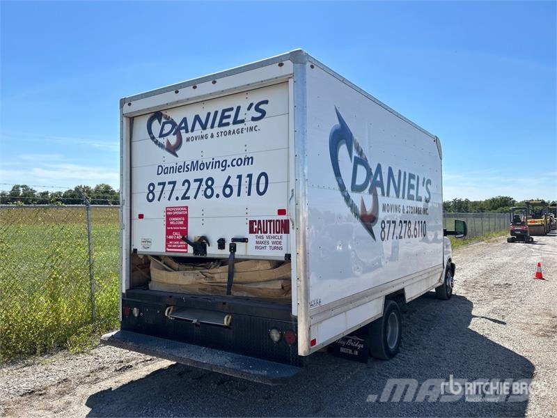 Chevrolet Express G3500 貨箱式卡車
