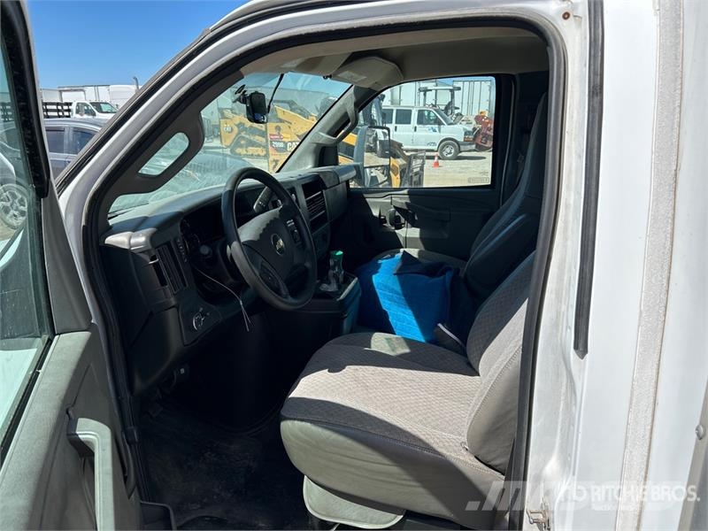Chevrolet Express G3500 貨箱式卡車