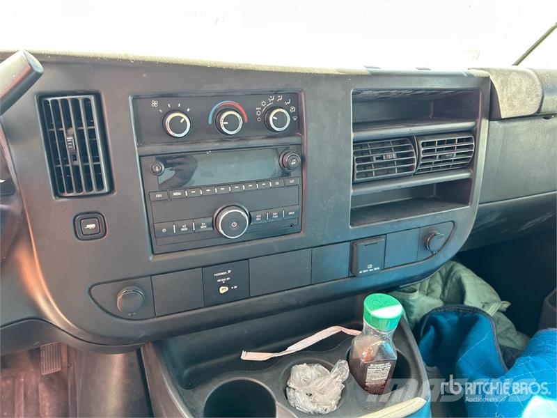 Chevrolet Express G3500 貨箱式卡車