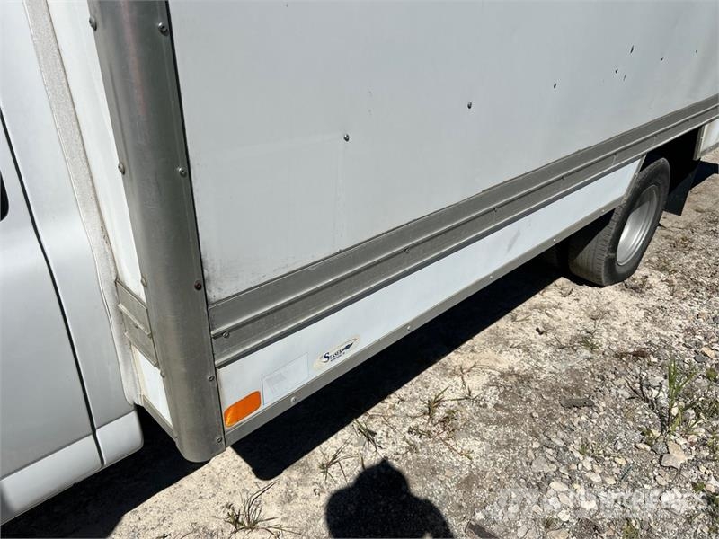 Chevrolet Express G3500 貨箱式卡車