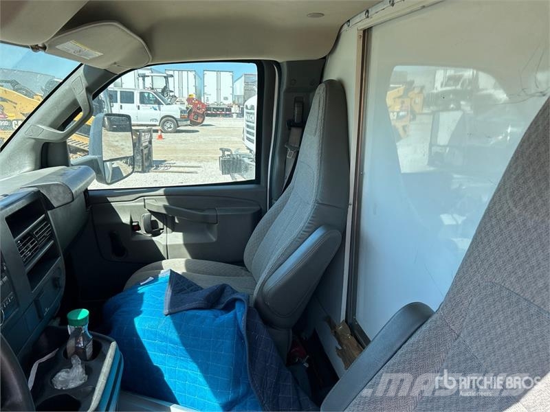 Chevrolet Express G3500 貨箱式卡車