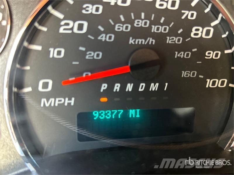 Chevrolet Express G3500 貨箱式卡車