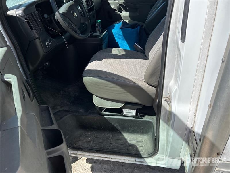 Chevrolet Express G3500 貨箱式卡車