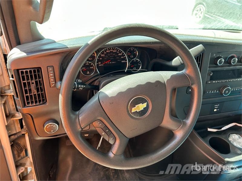 Chevrolet Express G3500 貨箱式卡車