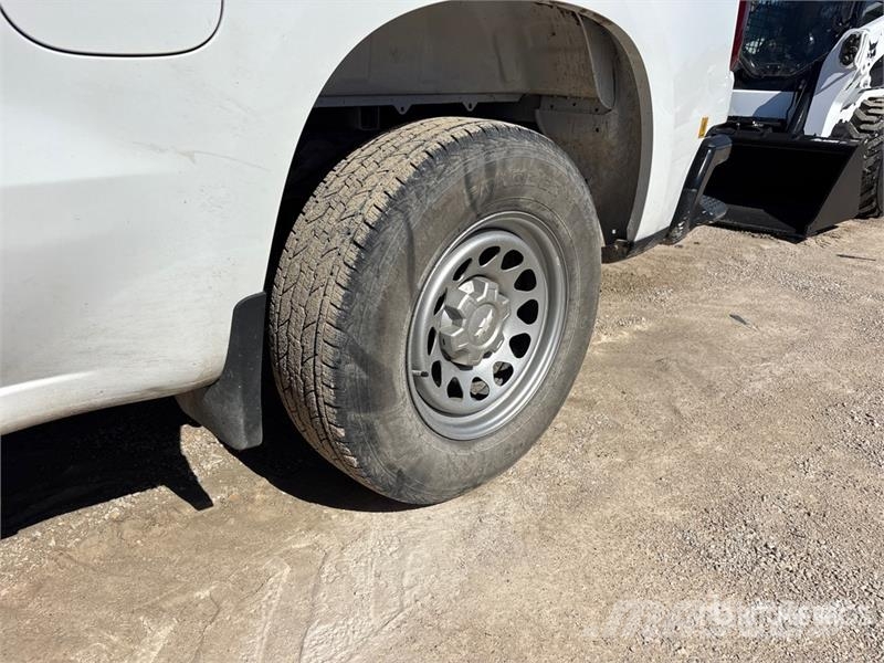 Chevrolet Silverado 1500 4x4 Crew Cab Pickup Прочие фургоны