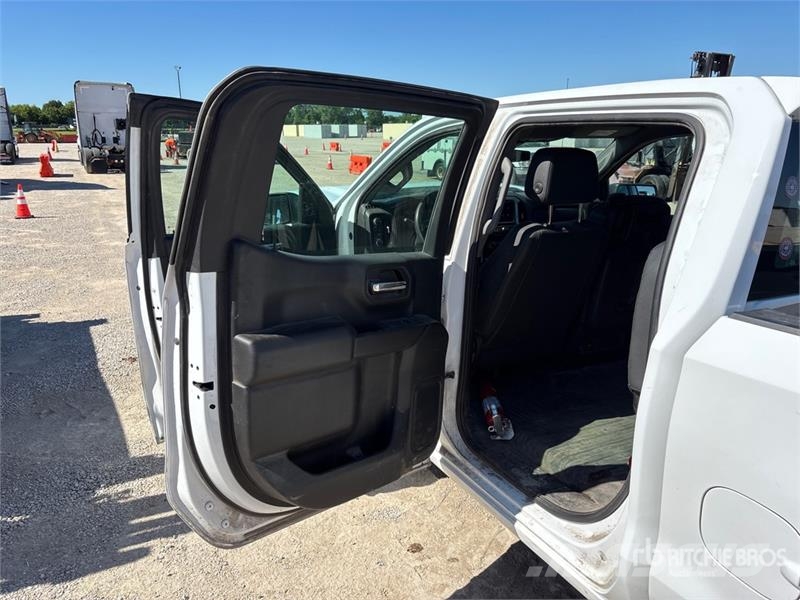 Chevrolet Silverado 1500 4x4 Crew Cab Pickup Прочие фургоны