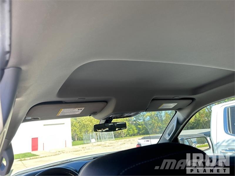 Chevrolet Silverado 1500 RST 4x4 Crew Cab Pickup Drugi