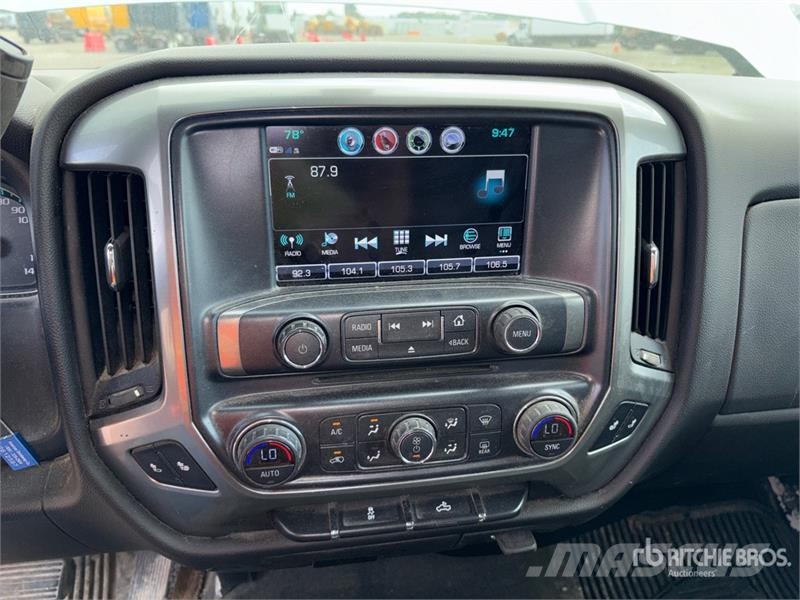 Chevrolet Silverado 1500 4x4 Extended Cab Pickup Další