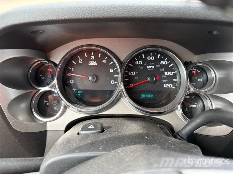 Chevrolet Silverado 1500 LT 4x4 Extended Cab Pickup Andere Transporter