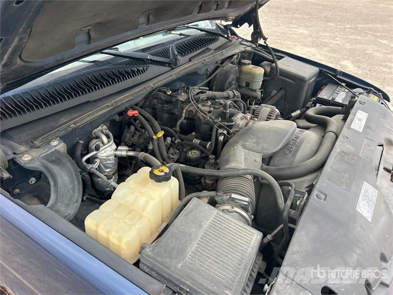 Chevrolet Silverado 1500 Z71 4x4 Extended Cab Pickup Egyéb