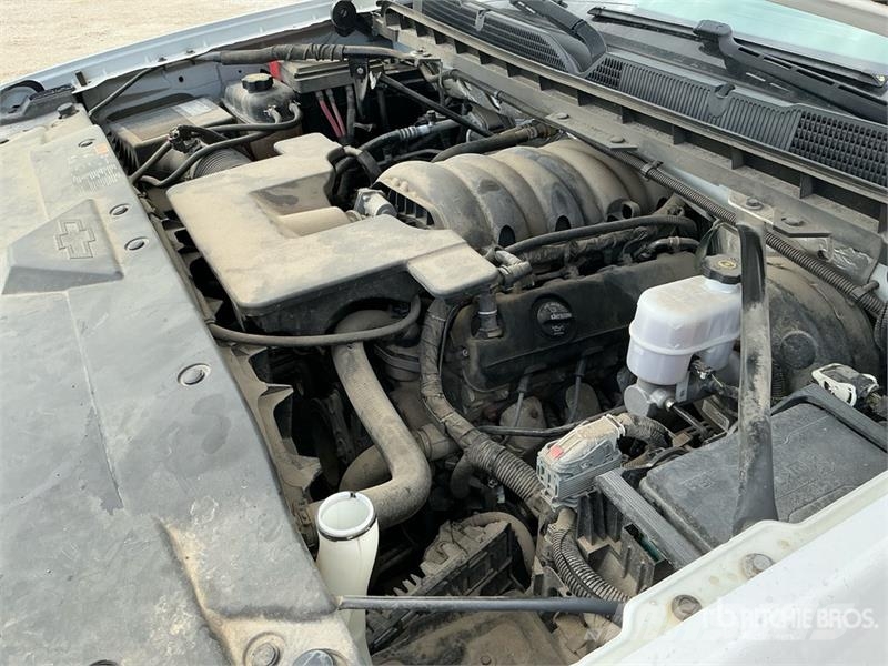 Chevrolet Silverado 1500 4x4 Crew Cab Pickup Egyéb