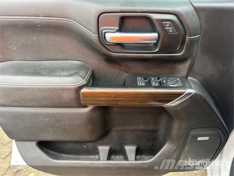 Chevrolet Silverado 1500 4x4 Crew Cab Pickup Autre fourgon / utilitaire