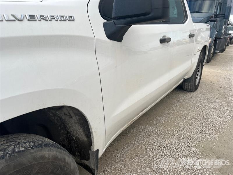 Chevrolet Silverado 1500 4x4 Crew Cab Pickup Other