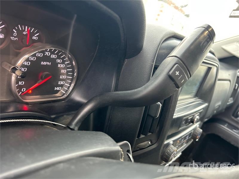 Chevrolet Silverado 1500 4x4 Dual Cab Pickup Furgoni altro