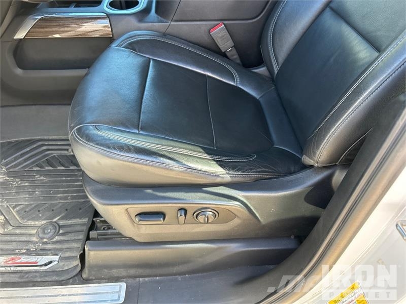 Chevrolet Silverado 1500 RST 4x4 Crew Cab Pickup Drugi