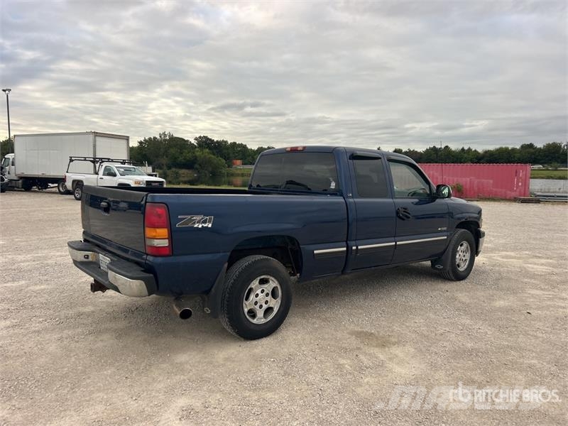 Chevrolet Silverado 1500 Z71 4x4 Extended Cab Pickup Egyéb