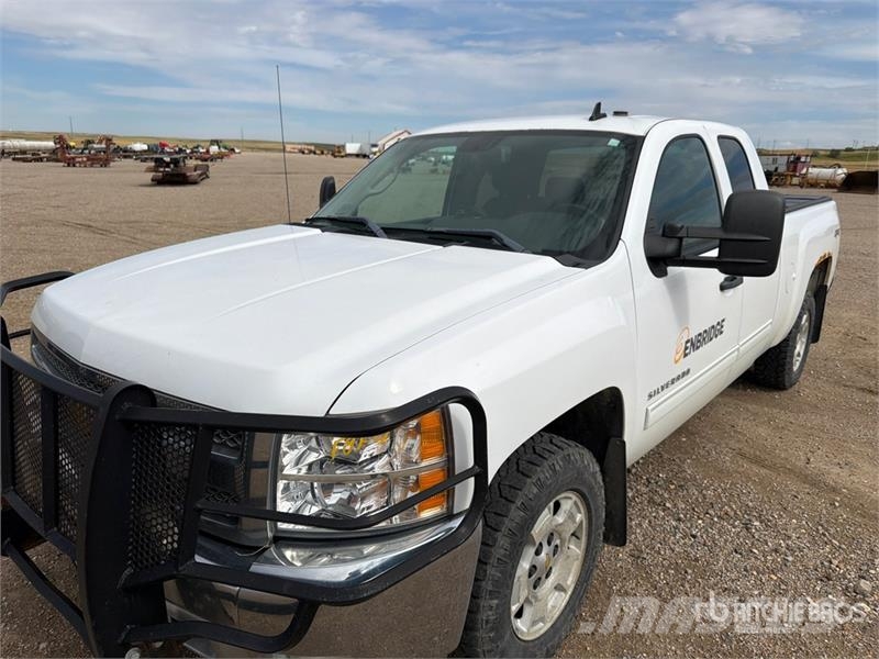 Chevrolet Silverado 1500 LT 4x4 Extended Cab Pickup Andere Transporter