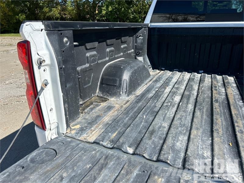 Chevrolet Silverado 1500 RST 4x4 Crew Cab Pickup Drugi
