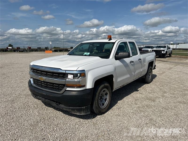 Chevrolet Silverado 1500 4x4 Dual Cab Pickup Otras furgonetas