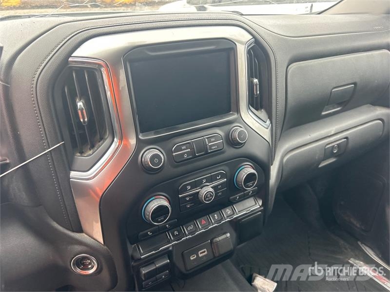 Chevrolet Silverado 1500 4x4 Crew Cab Pickup Other