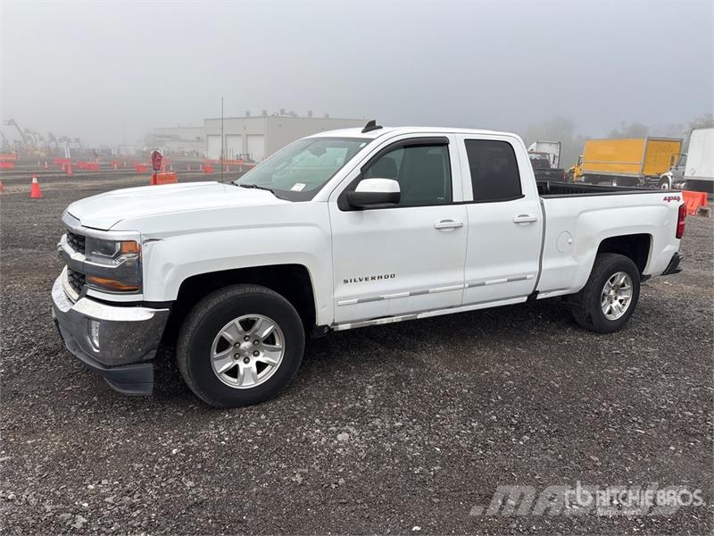 Chevrolet Silverado 1500 4x4 Extended Cab Pickup Otros