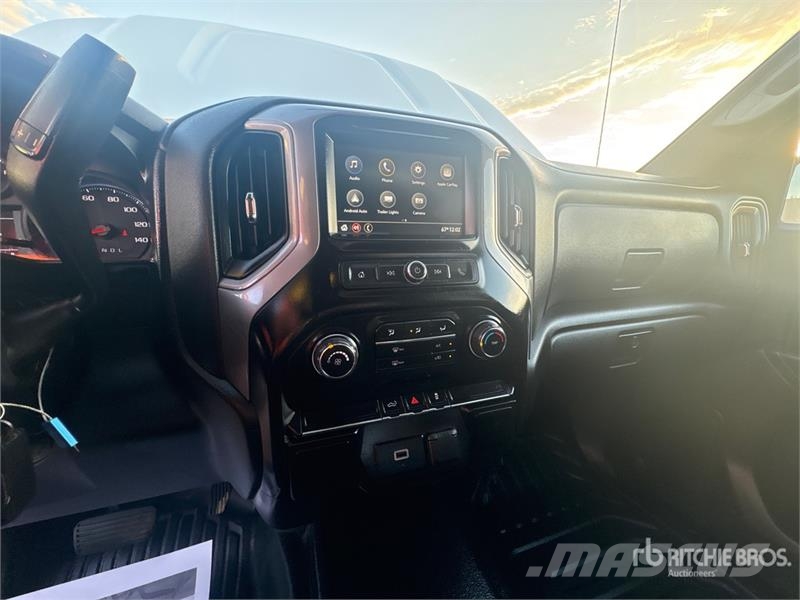 Chevrolet Silverado 1500 4x4 Extended Cab Pickup Muu