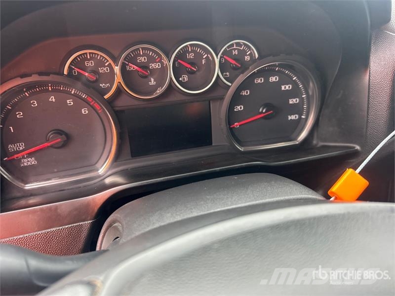 Chevrolet Silverado 1500 4x4 Crew Cab Pickup Autre fourgon / utilitaire