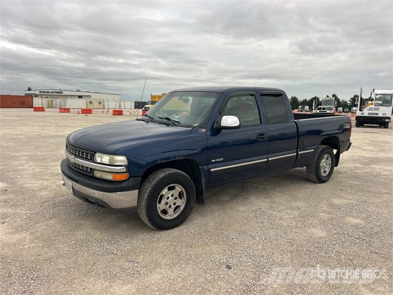 Chevrolet Silverado 1500 Z71 4x4 Extended Cab Pickup Egyéb