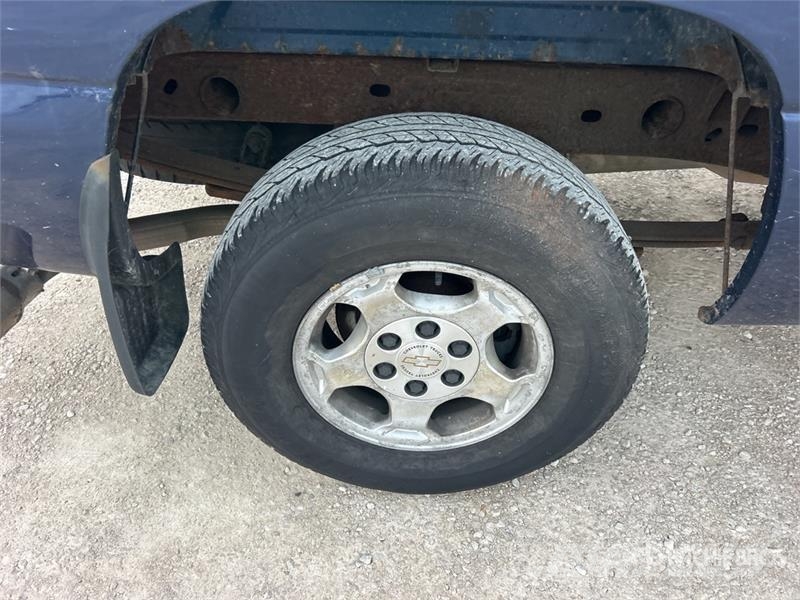 Chevrolet Silverado 1500 Z71 4x4 Extended Cab Pickup Egyéb